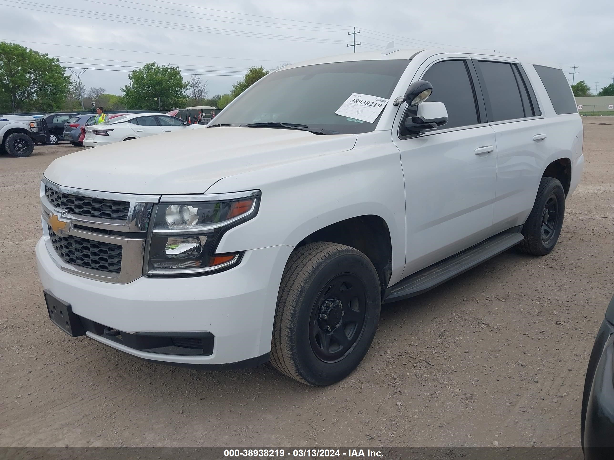 Photo 1 VIN: 1GNLCDEC3JR139395 - CHEVROLET TAHOE 