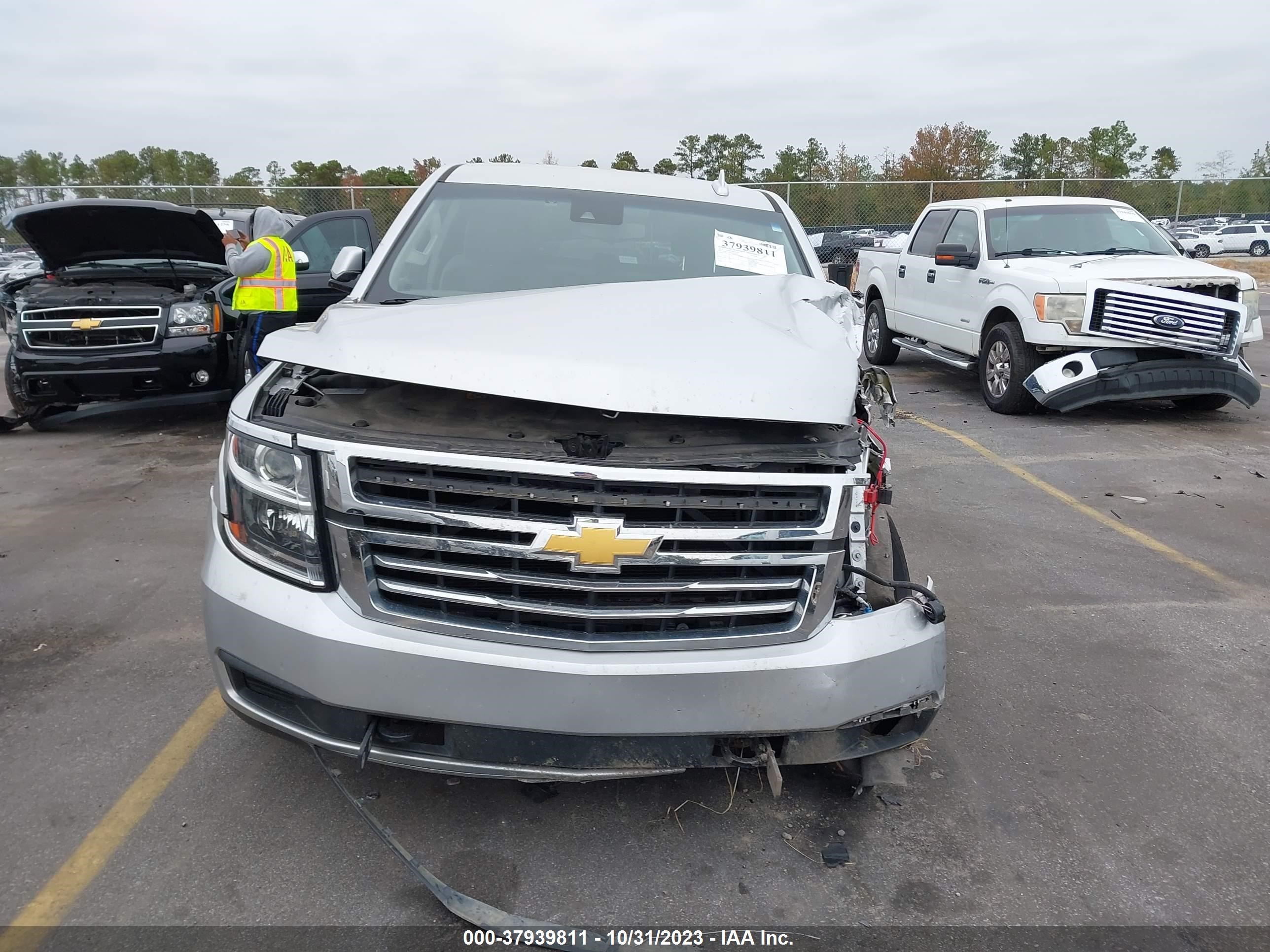 Photo 11 VIN: 1GNLCDEC3KR384182 - CHEVROLET TAHOE 