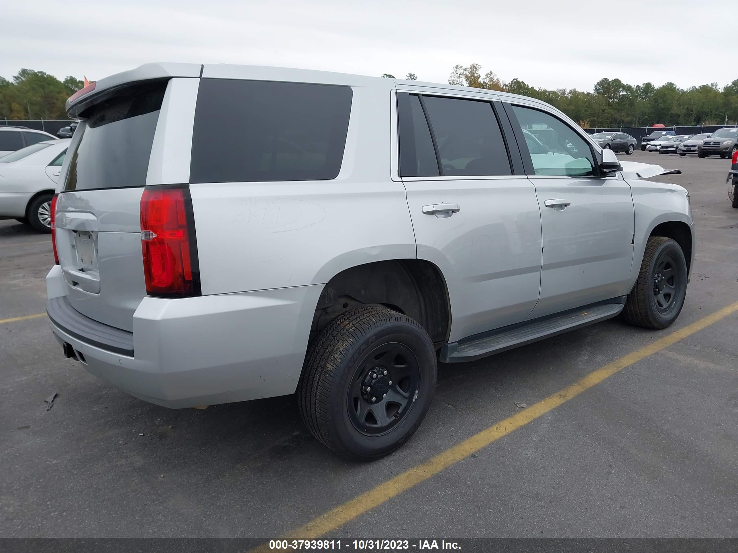 Photo 3 VIN: 1GNLCDEC3KR384182 - CHEVROLET TAHOE 