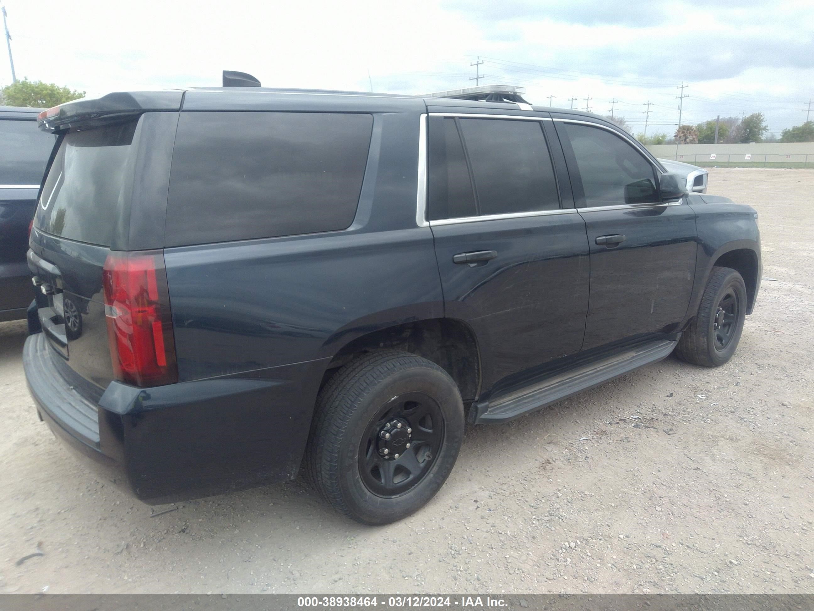 Photo 3 VIN: 1GNLCDEC4GR436670 - CHEVROLET TAHOE 