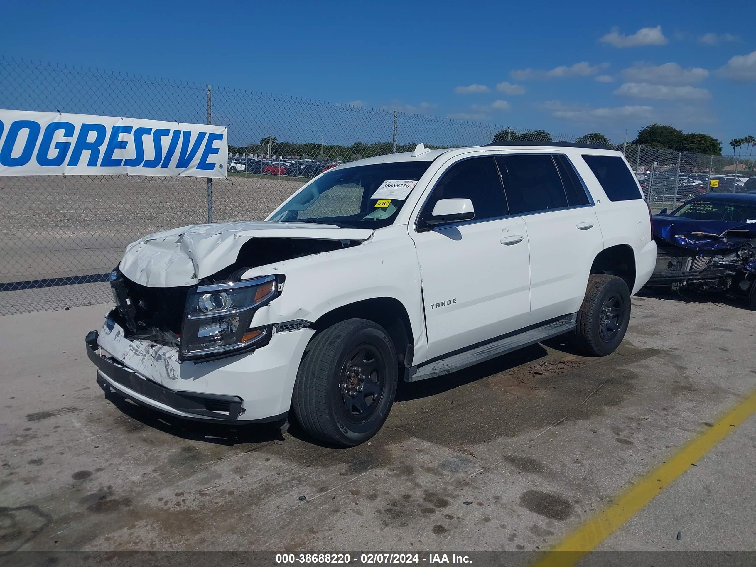 Photo 1 VIN: 1GNLCDEC6HR256298 - CHEVROLET TAHOE 