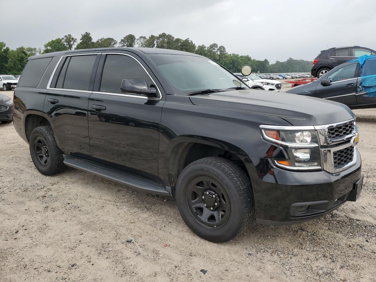 Photo 3 VIN: 1GNLCDEC6JR260955 - CHEVROLET TAHOE 