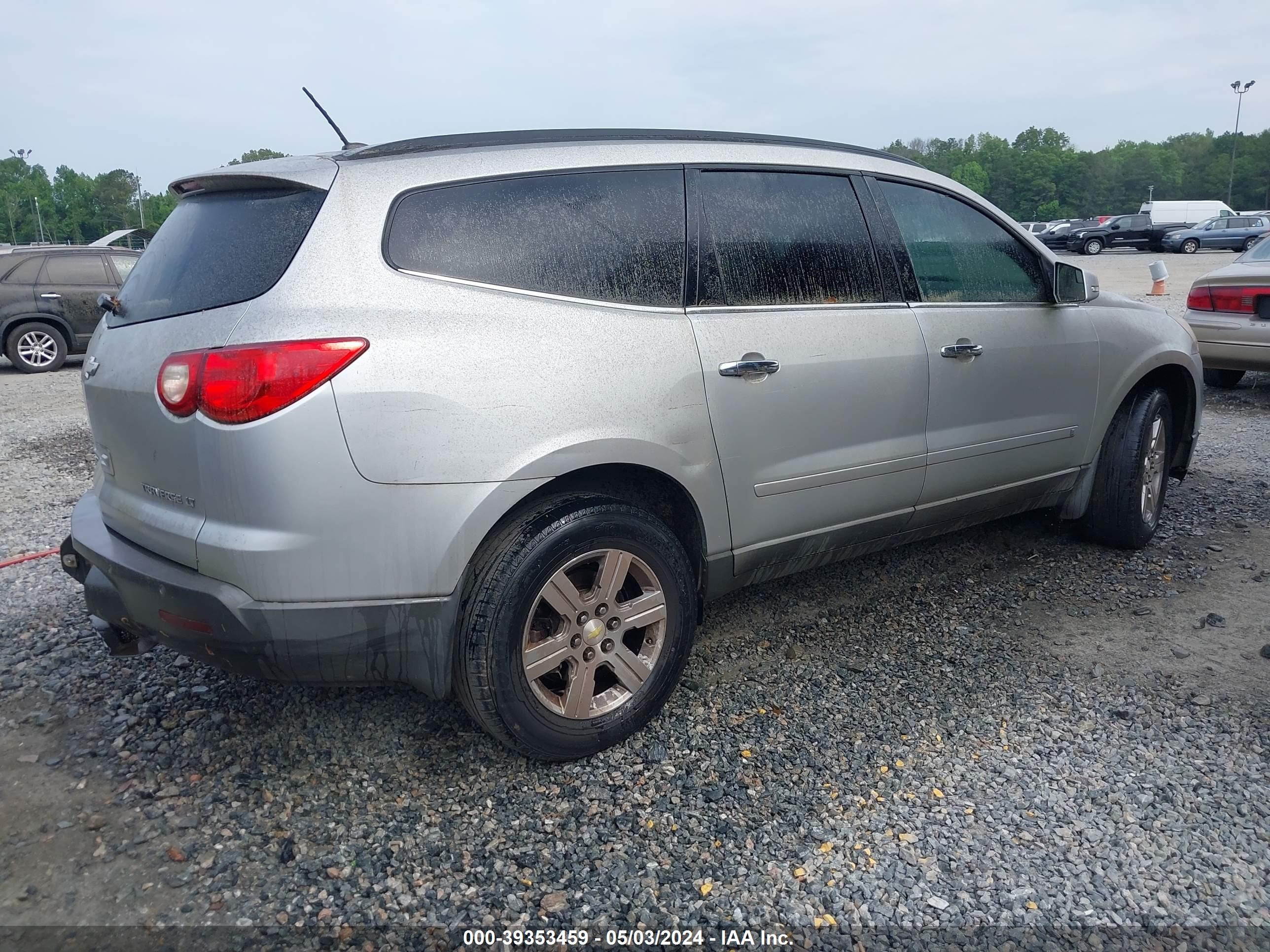 Photo 3 VIN: 1GNLRFED1AS107721 - CHEVROLET TRAVERSE 