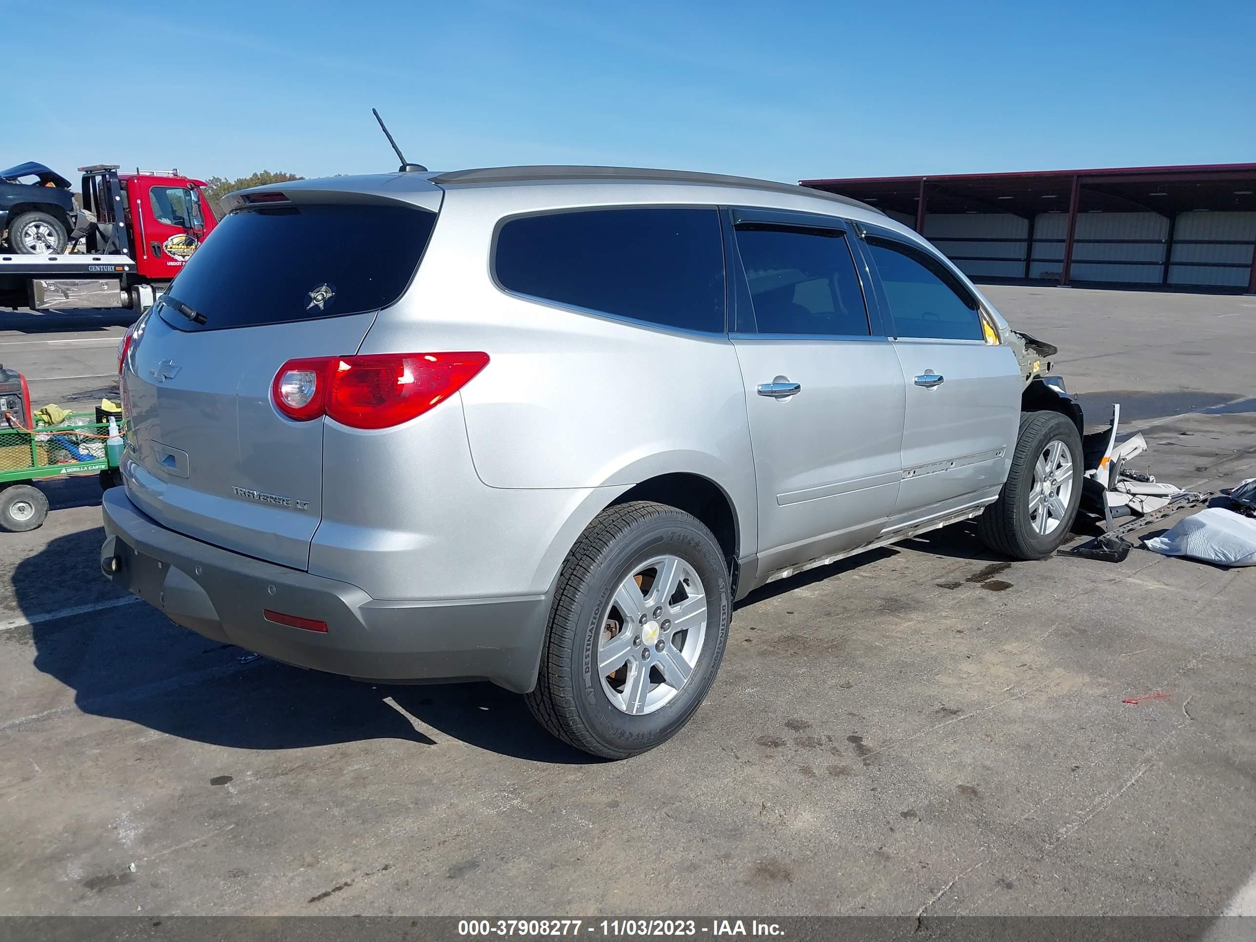 Photo 3 VIN: 1GNLRFED4AS104523 - CHEVROLET TRAVERSE 