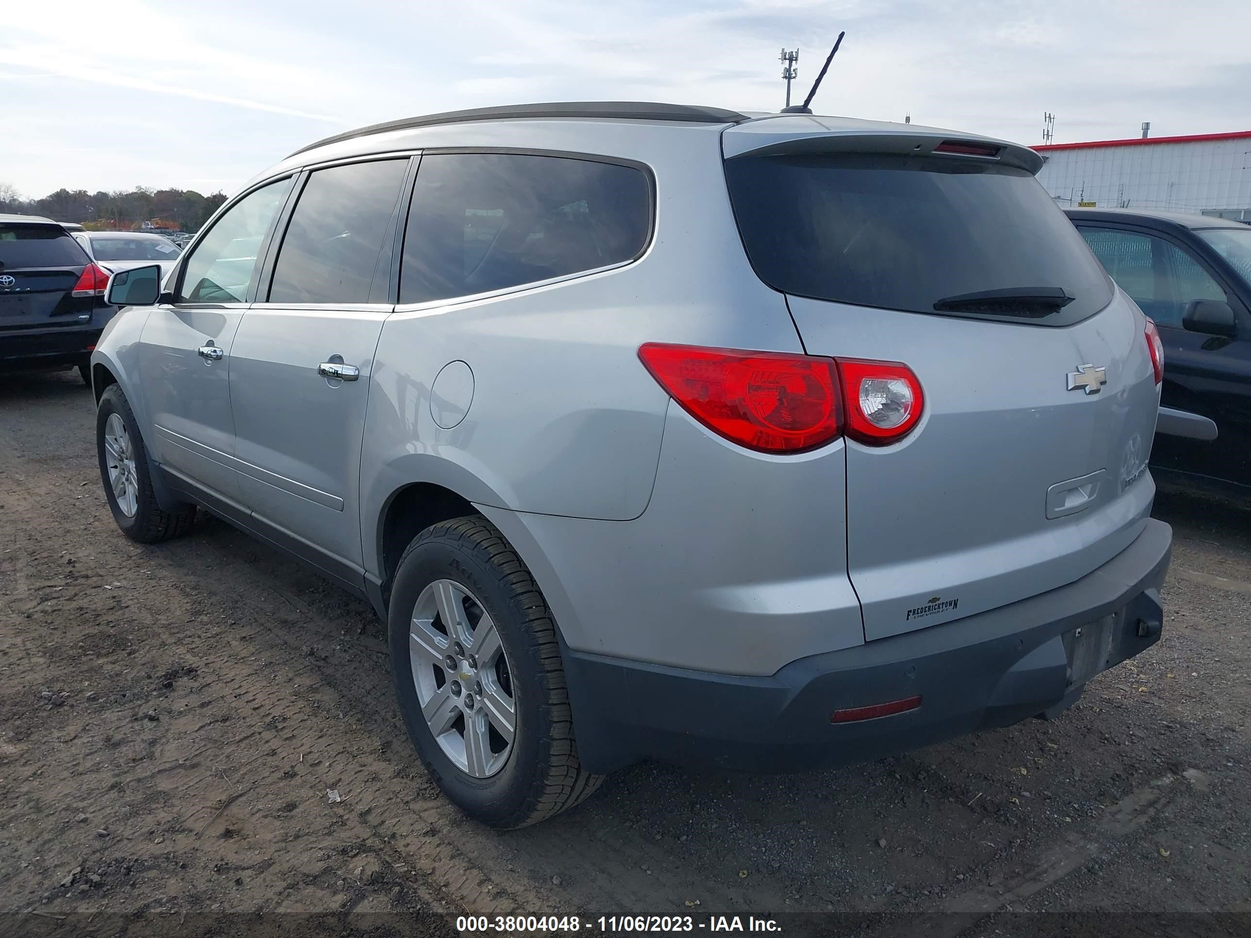 Photo 2 VIN: 1GNLRFED8AJ252275 - CHEVROLET TRAVERSE 