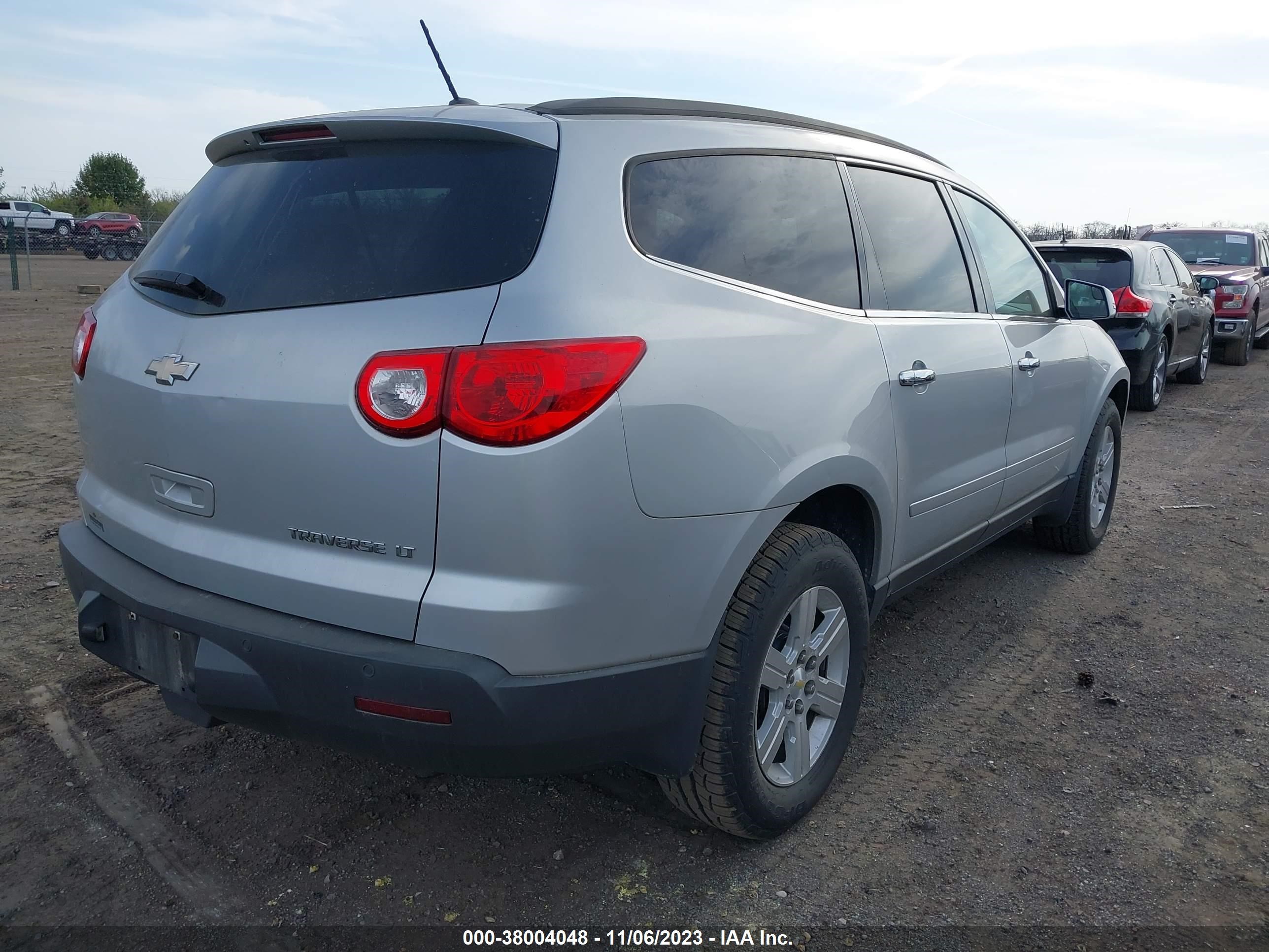 Photo 3 VIN: 1GNLRFED8AJ252275 - CHEVROLET TRAVERSE 