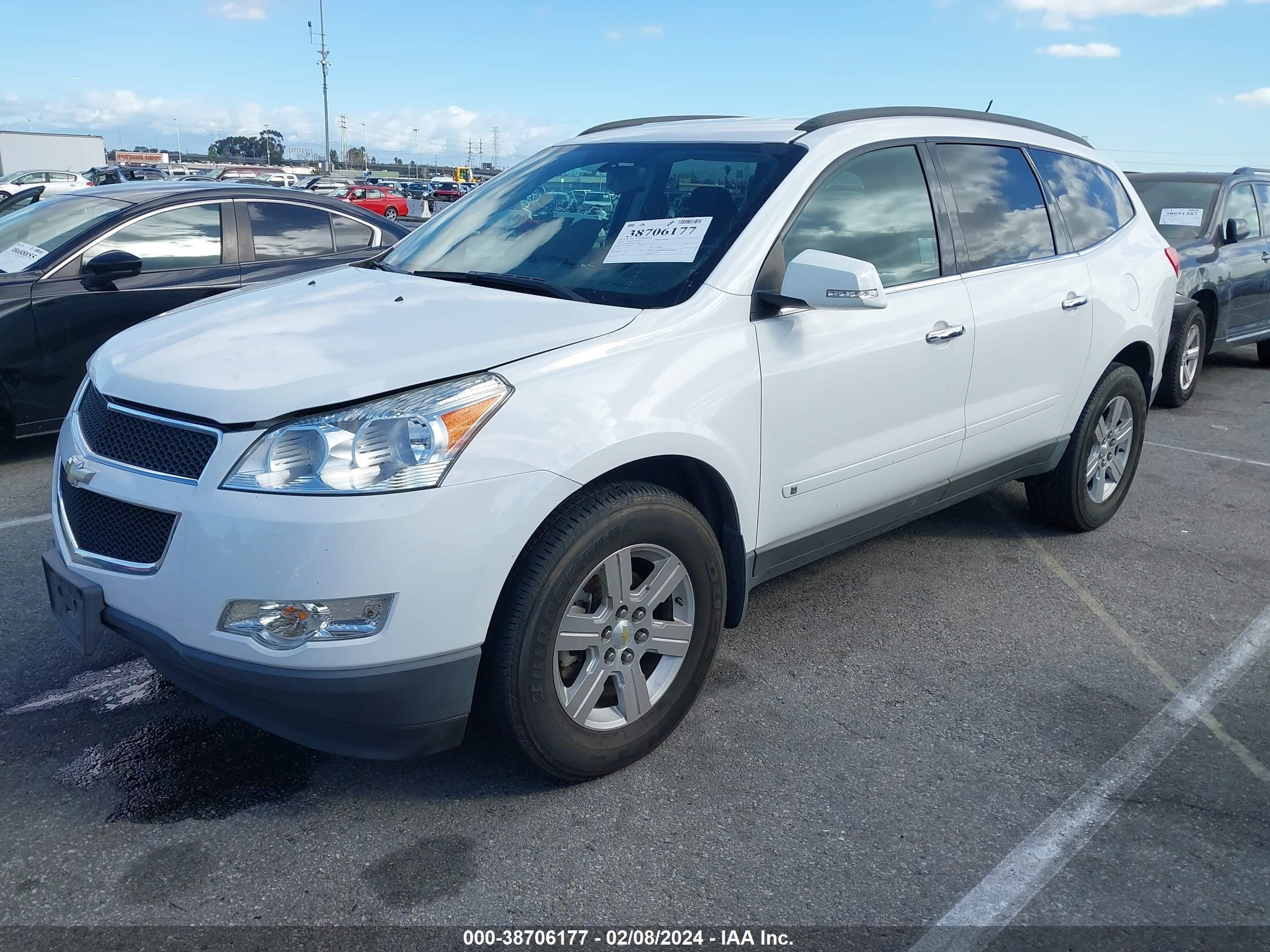 Photo 1 VIN: 1GNLRFED9AS117994 - CHEVROLET TRAVERSE 