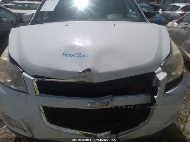 Photo 9 VIN: 1GNLRGED5AS117836 - CHEVROLET TRAVERSE 