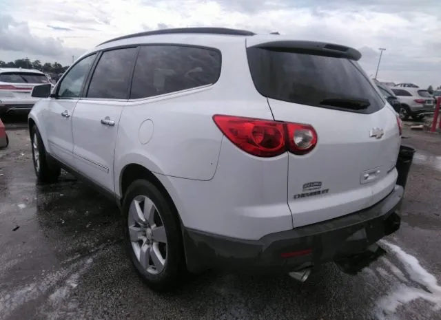 Photo 2 VIN: 1GNLRHED5AS110519 - CHEVROLET TRAVERSE 