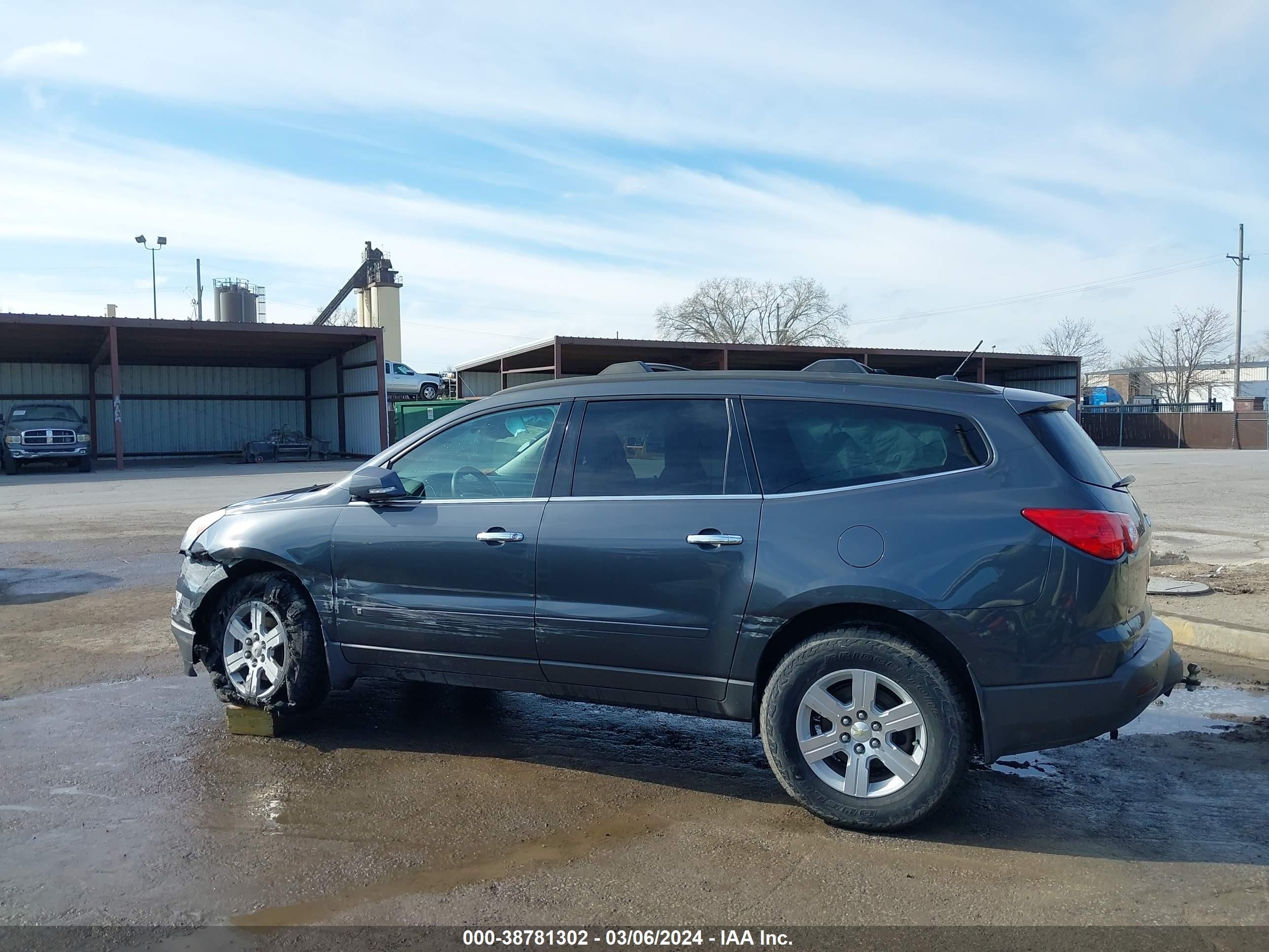 Photo 14 VIN: 1GNLVFED2AS138620 - CHEVROLET TRAVERSE 