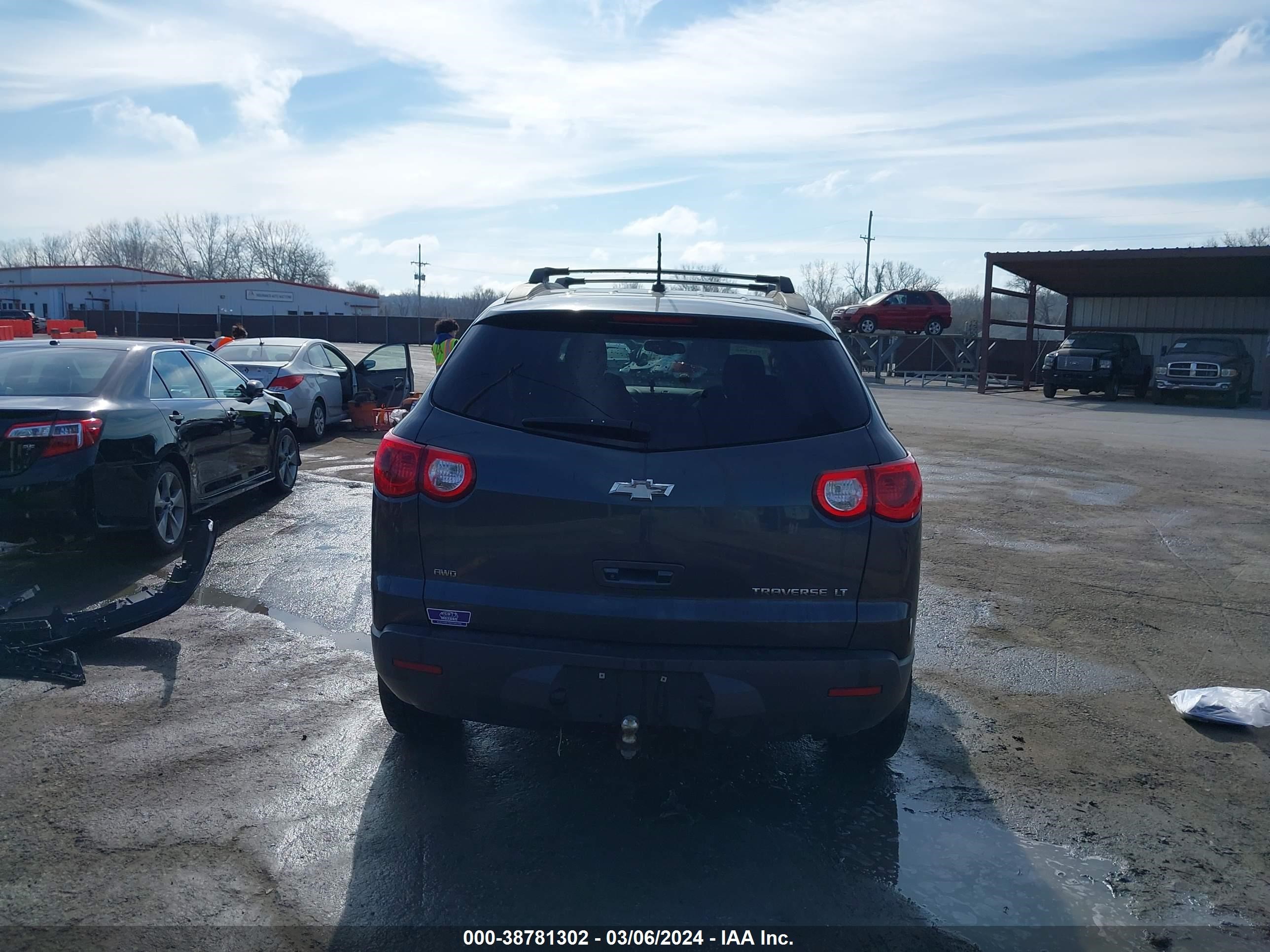 Photo 16 VIN: 1GNLVFED2AS138620 - CHEVROLET TRAVERSE 