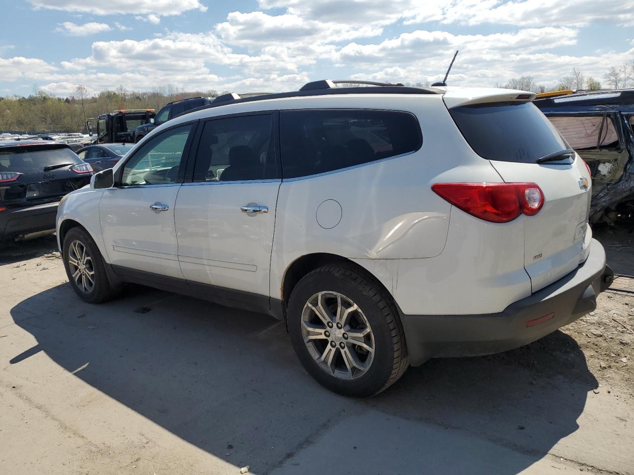 Photo 1 VIN: 1GNLVFED4AS124427 - CHEVROLET TRAVERSE 