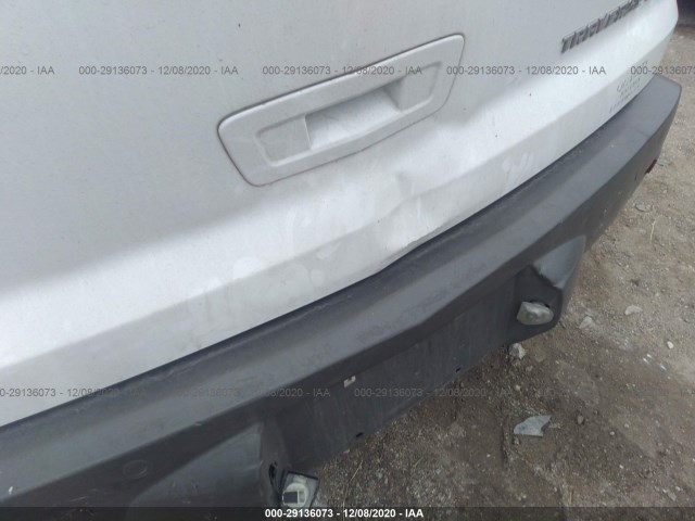 Photo 5 VIN: 1GNLVFED5AS105613 - CHEVROLET TRAVERSE 