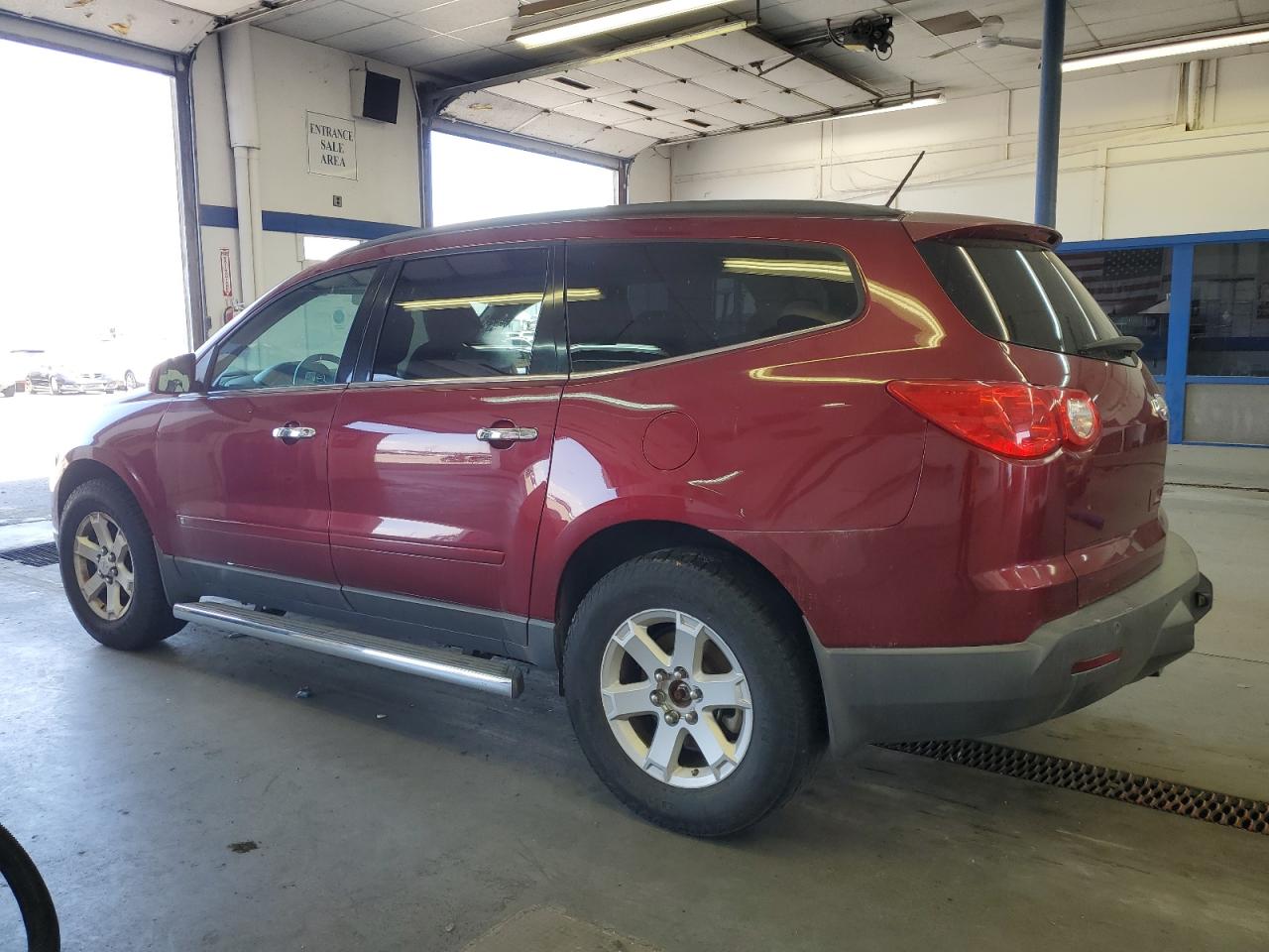 Photo 1 VIN: 1GNLVFED6AS117639 - CHEVROLET TRAVERSE 