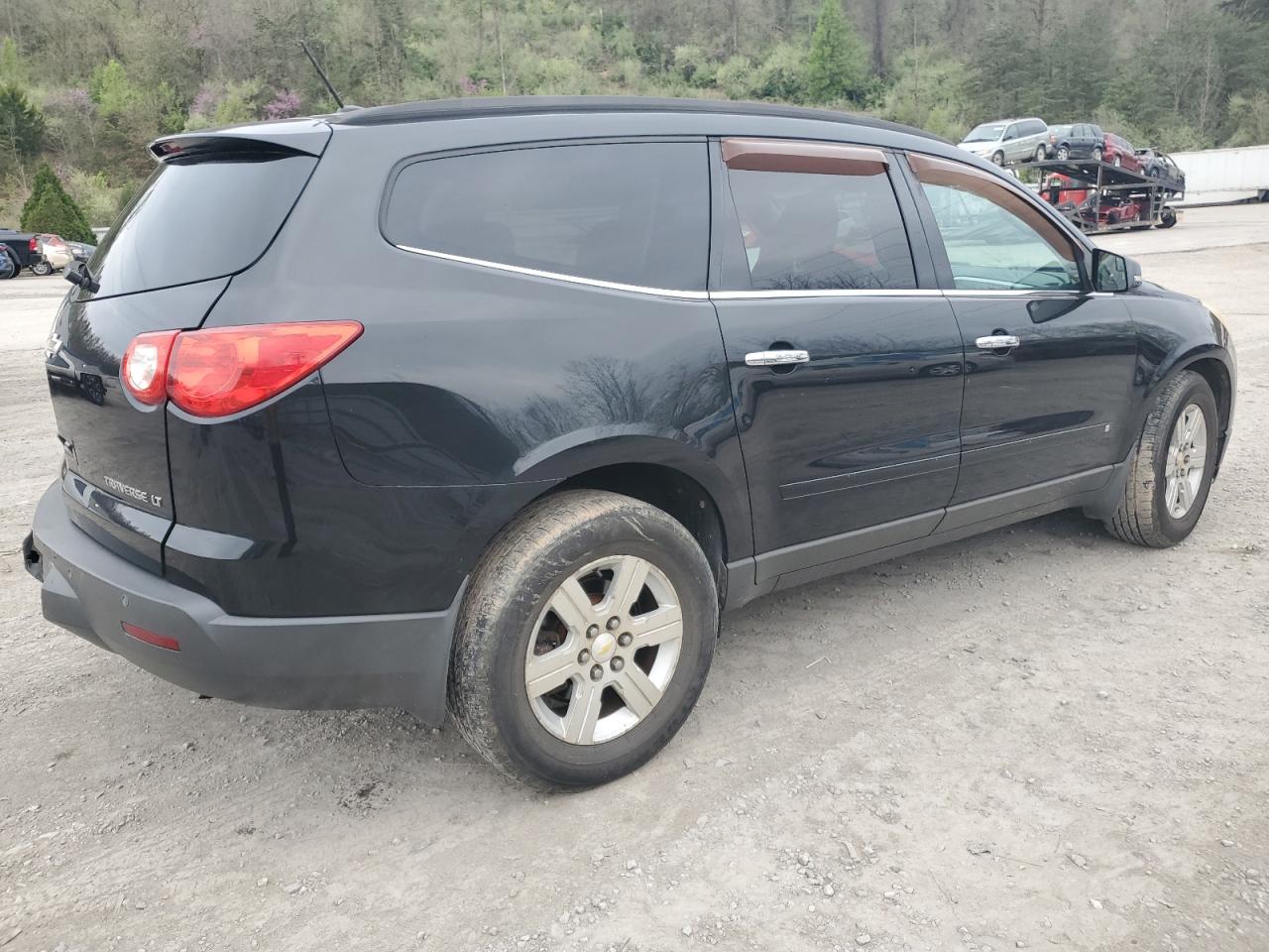 Photo 2 VIN: 1GNLVFED7AS113566 - CHEVROLET TRAVERSE 