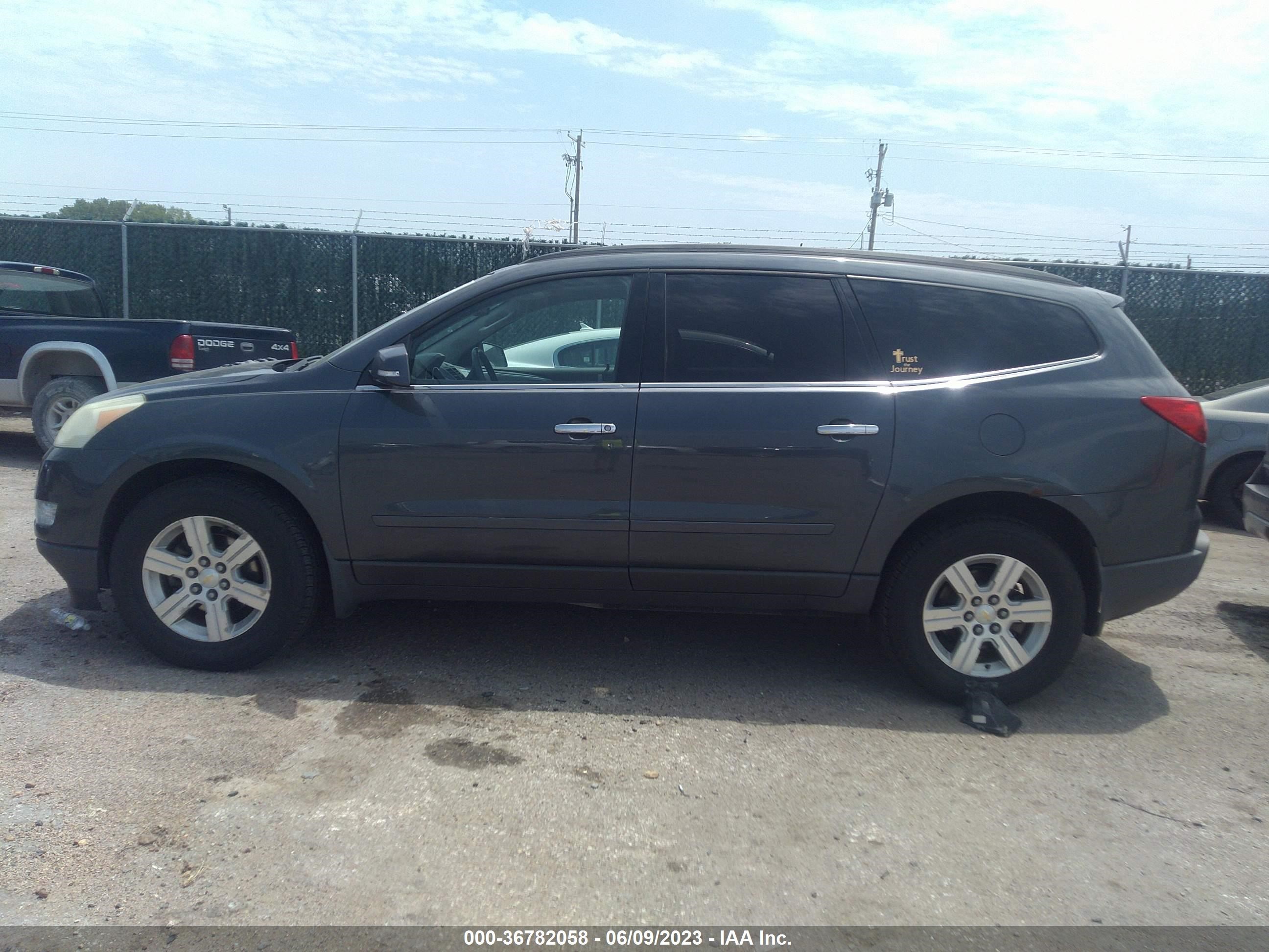 Photo 13 VIN: 1GNLVGED1AJ242575 - CHEVROLET TRAVERSE 