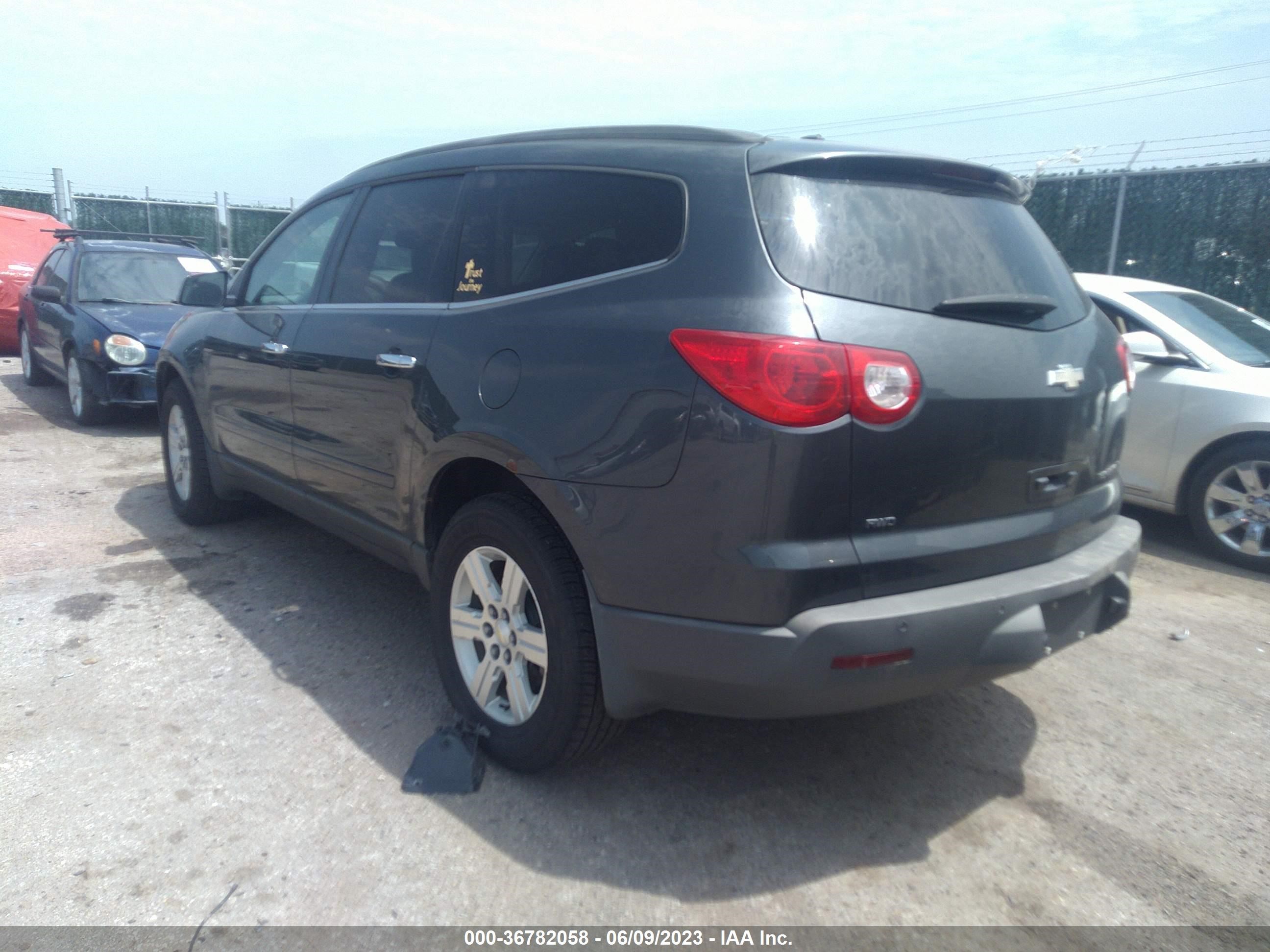 Photo 2 VIN: 1GNLVGED1AJ242575 - CHEVROLET TRAVERSE 