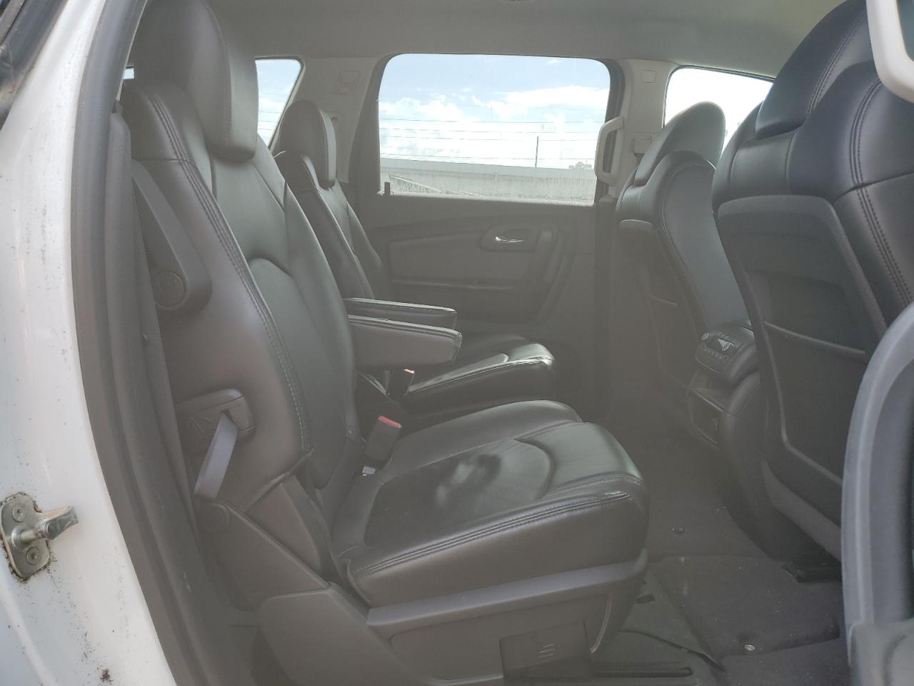 Photo 10 VIN: 1GNLVGED7AS155161 - CHEVROLET TRAVERSE 