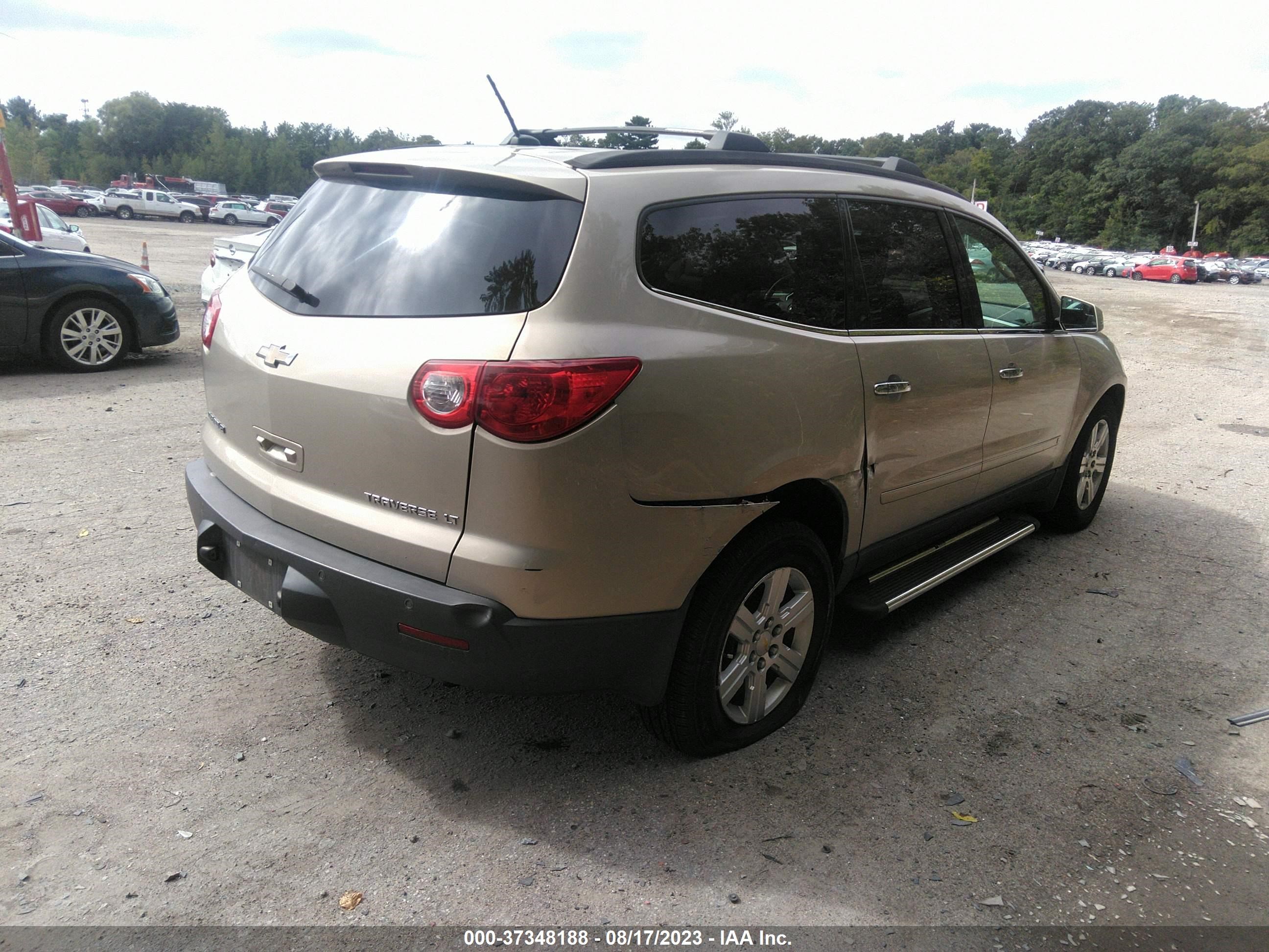 Photo 3 VIN: 1GNLVGEDXAS116824 - CHEVROLET TRAVERSE 