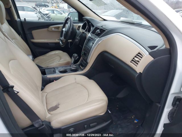 Photo 4 VIN: 1GNLVHED5AS128661 - CHEVROLET TRAVERSE 