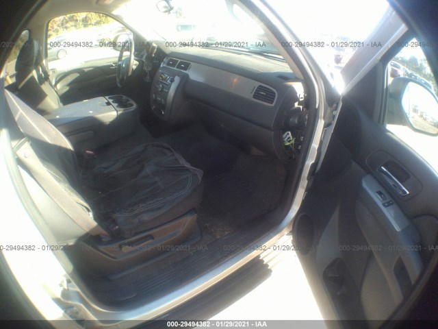 Photo 4 VIN: 1GNMCAE3XAR181307 - CHEVROLET TAHOE 