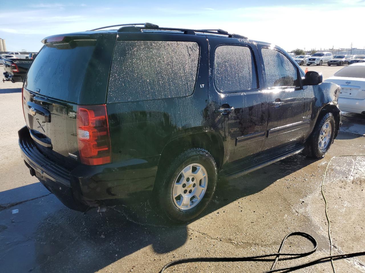 Photo 2 VIN: 1GNMCBE36AR218780 - CHEVROLET TAHOE 