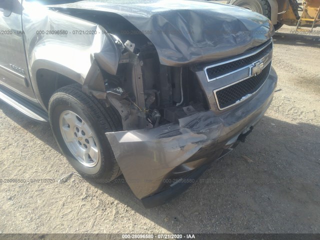 Photo 5 VIN: 1GNSCAE00BR382115 - CHEVROLET TAHOE 