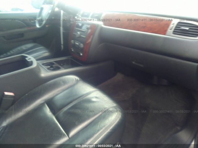 Photo 4 VIN: 1GNSCAE01BR317564 - CHEVROLET TAHOE 