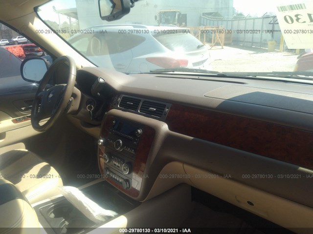 Photo 4 VIN: 1GNSCAE01CR227784 - CHEVROLET TAHOE 