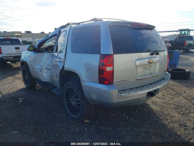 Photo 2 VIN: 1GNSCAE03BR154691 - CHEVROLET TAHOE 