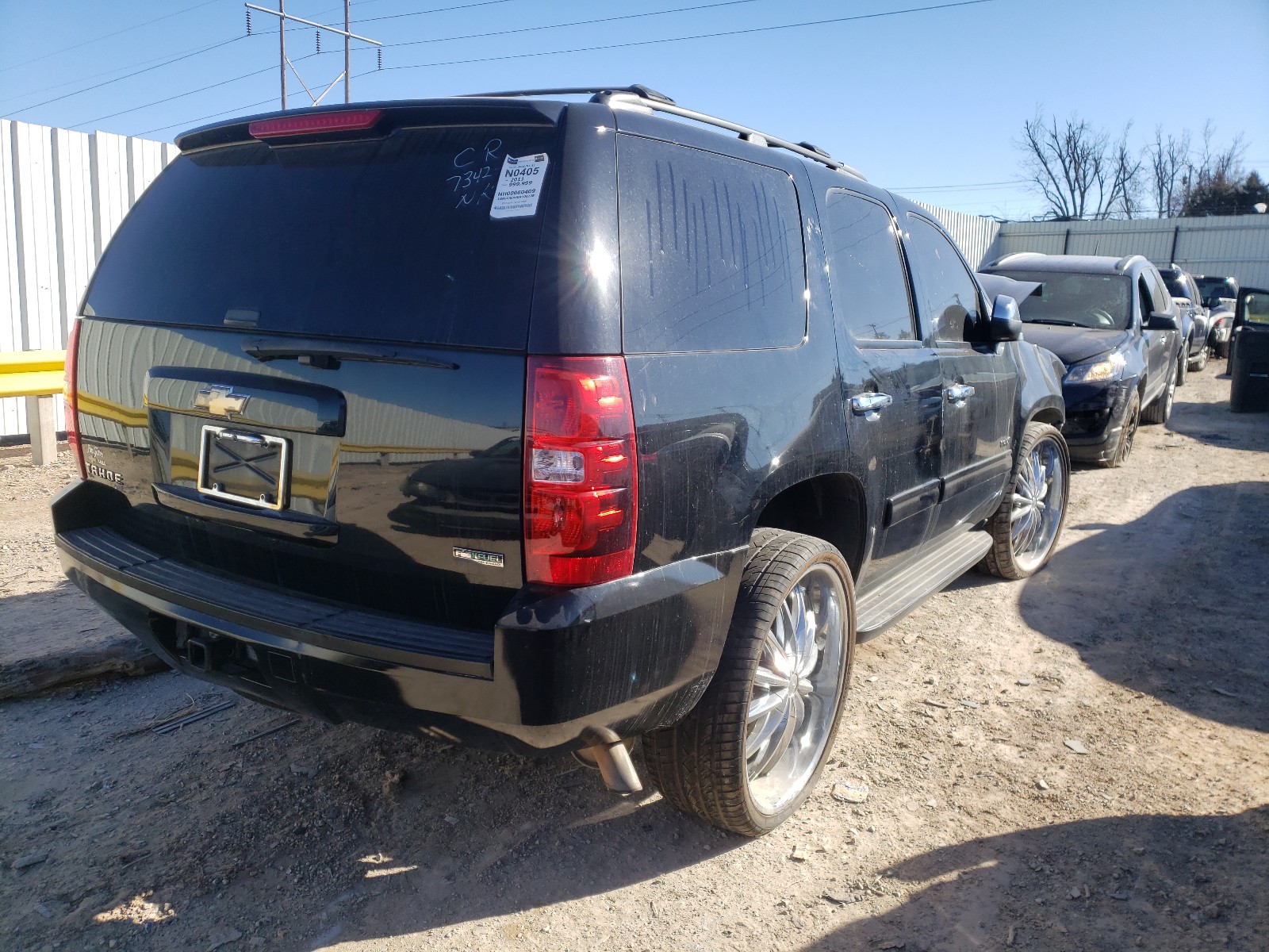 Photo 3 VIN: 1GNSCAE04BR106228 - CHEVROLET TAHOE C150 