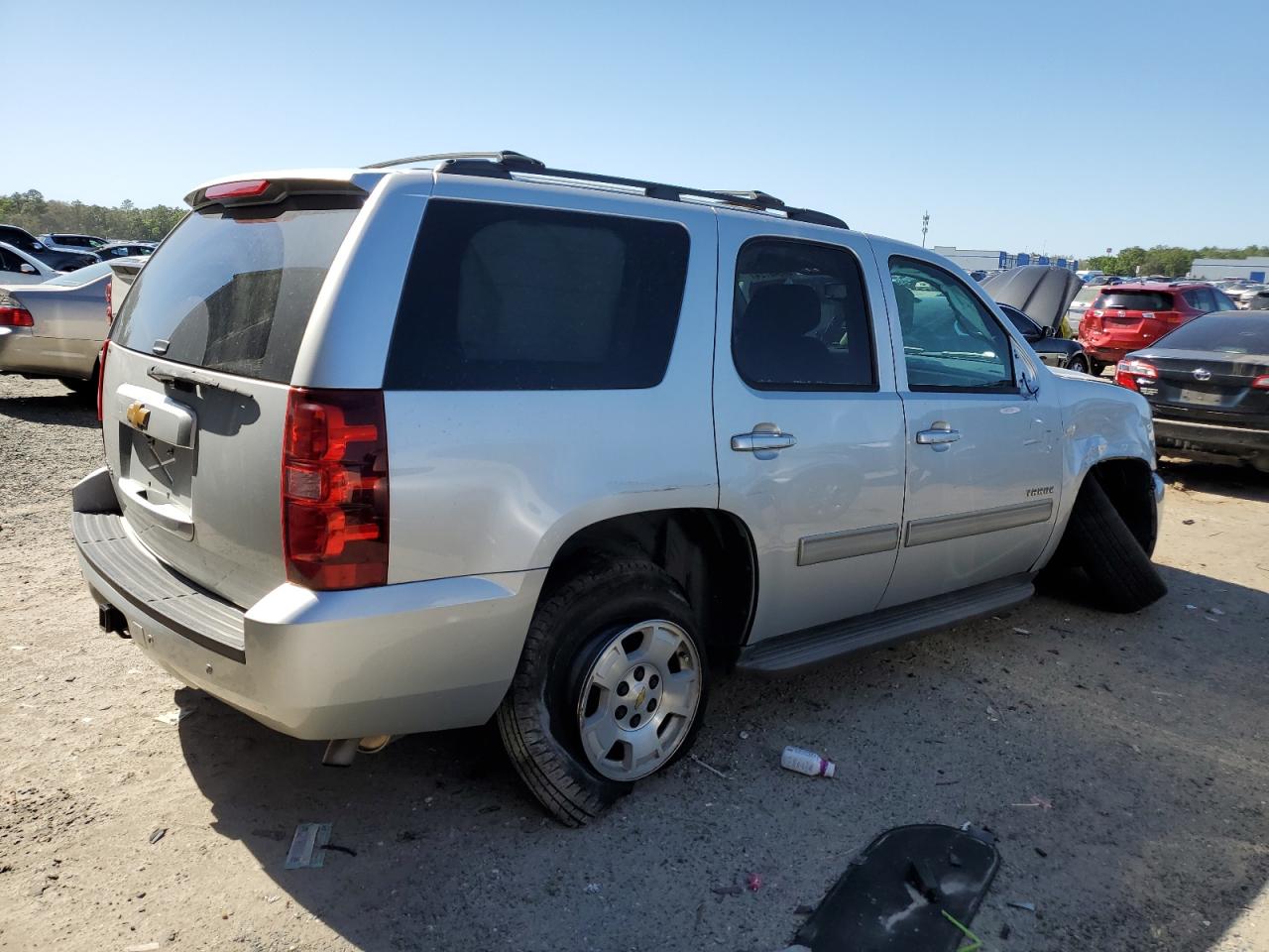 Photo 2 VIN: 1GNSCAE05ER224325 - CHEVROLET TAHOE 