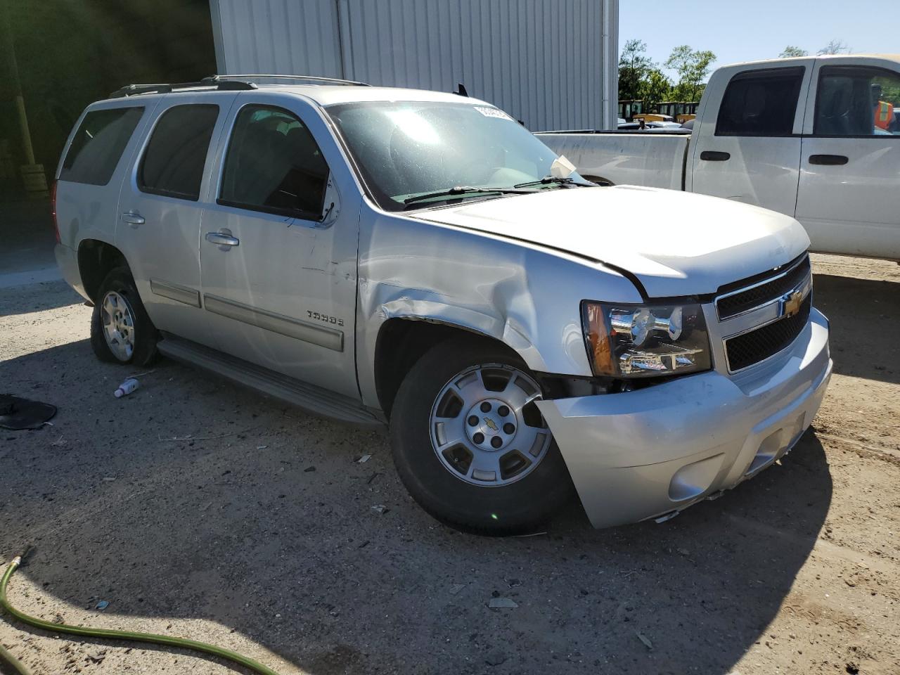 Photo 3 VIN: 1GNSCAE05ER224325 - CHEVROLET TAHOE 