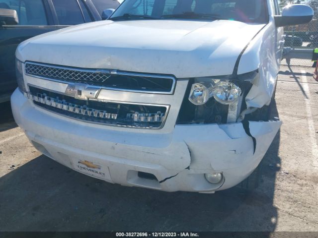 Photo 5 VIN: 1GNSCAE07BR101279 - CHEVROLET TAHOE 