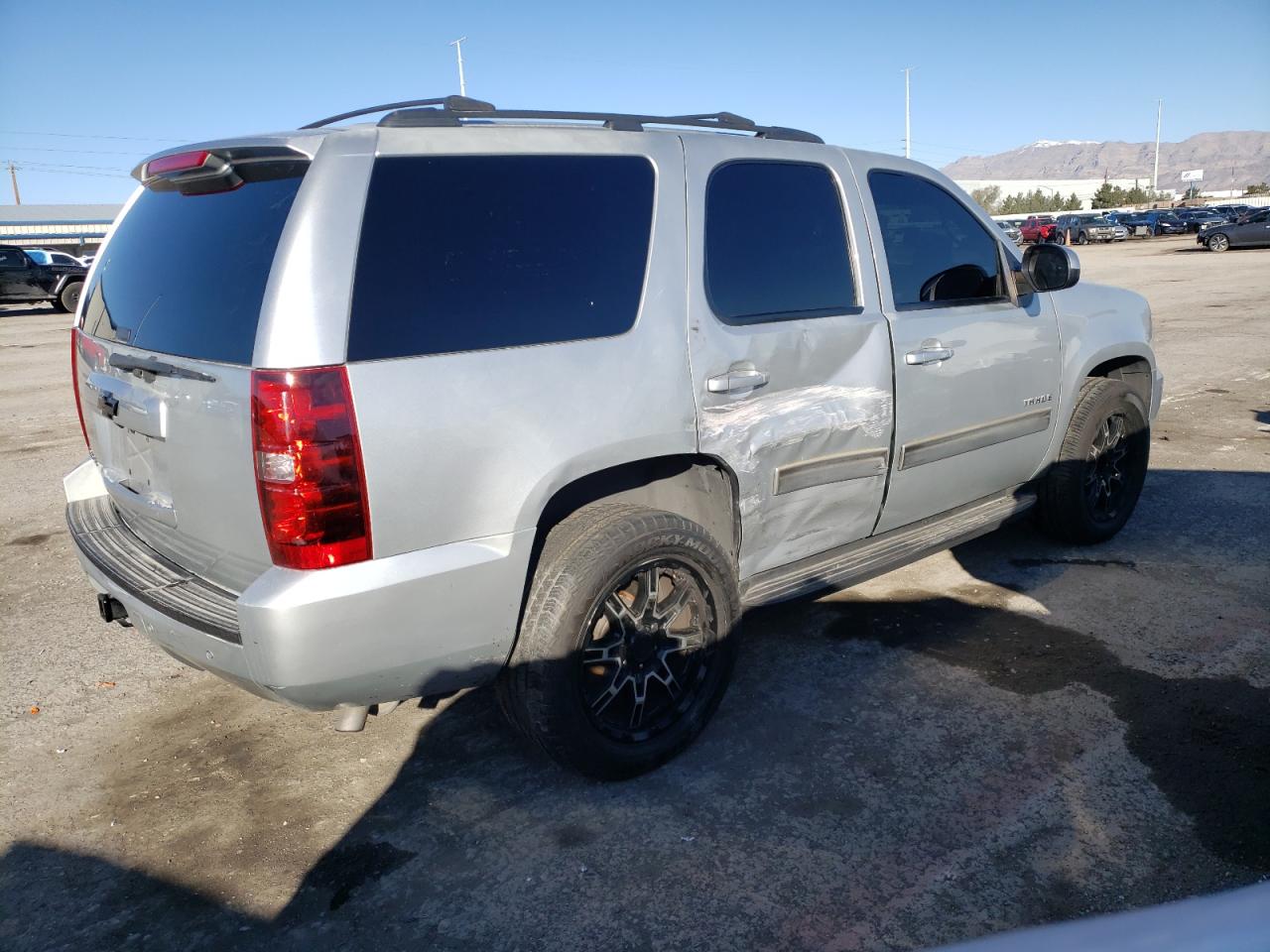 Photo 2 VIN: 1GNSCAE07ER143083 - CHEVROLET TAHOE 