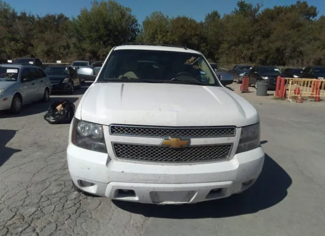 Photo 5 VIN: 1GNSCAE08DR132978 - CHEVROLET TAHOE 