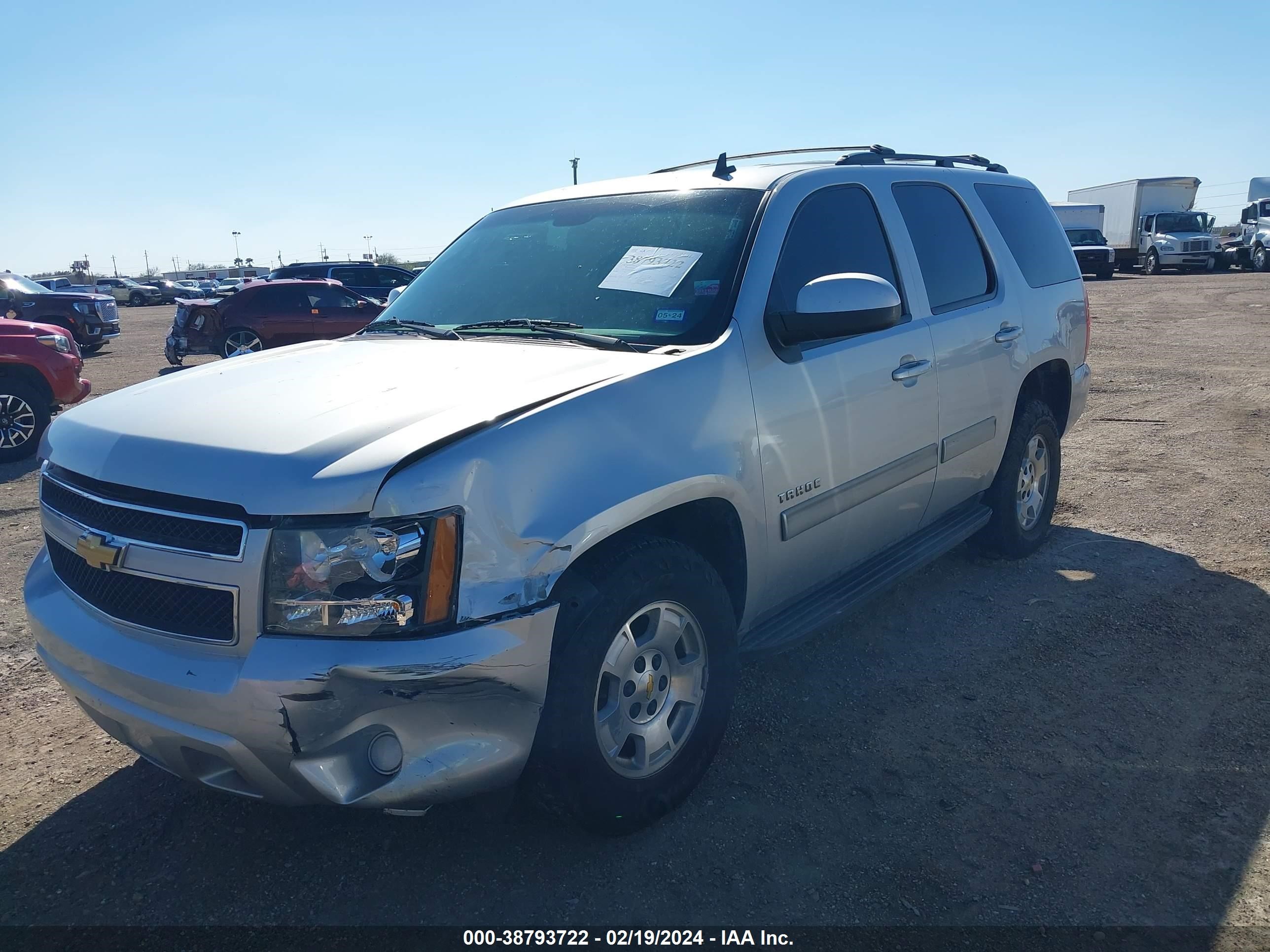 Photo 1 VIN: 1GNSCAE09BR259168 - CHEVROLET TAHOE 