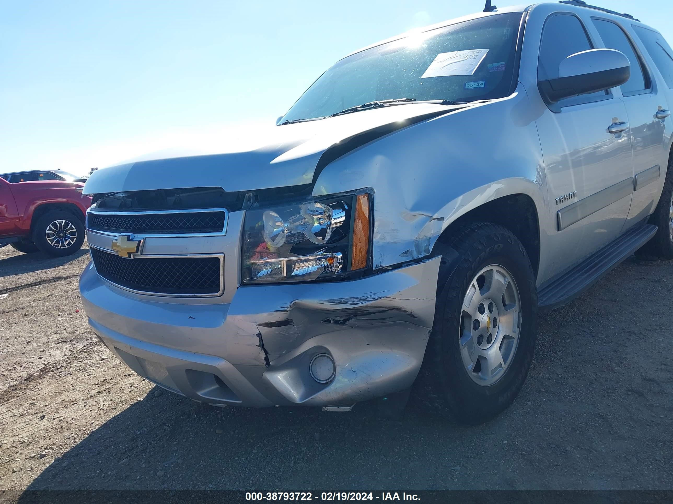 Photo 5 VIN: 1GNSCAE09BR259168 - CHEVROLET TAHOE 