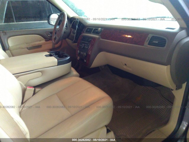 Photo 4 VIN: 1GNSCAE0XCR234121 - CHEVROLET TAHOE 