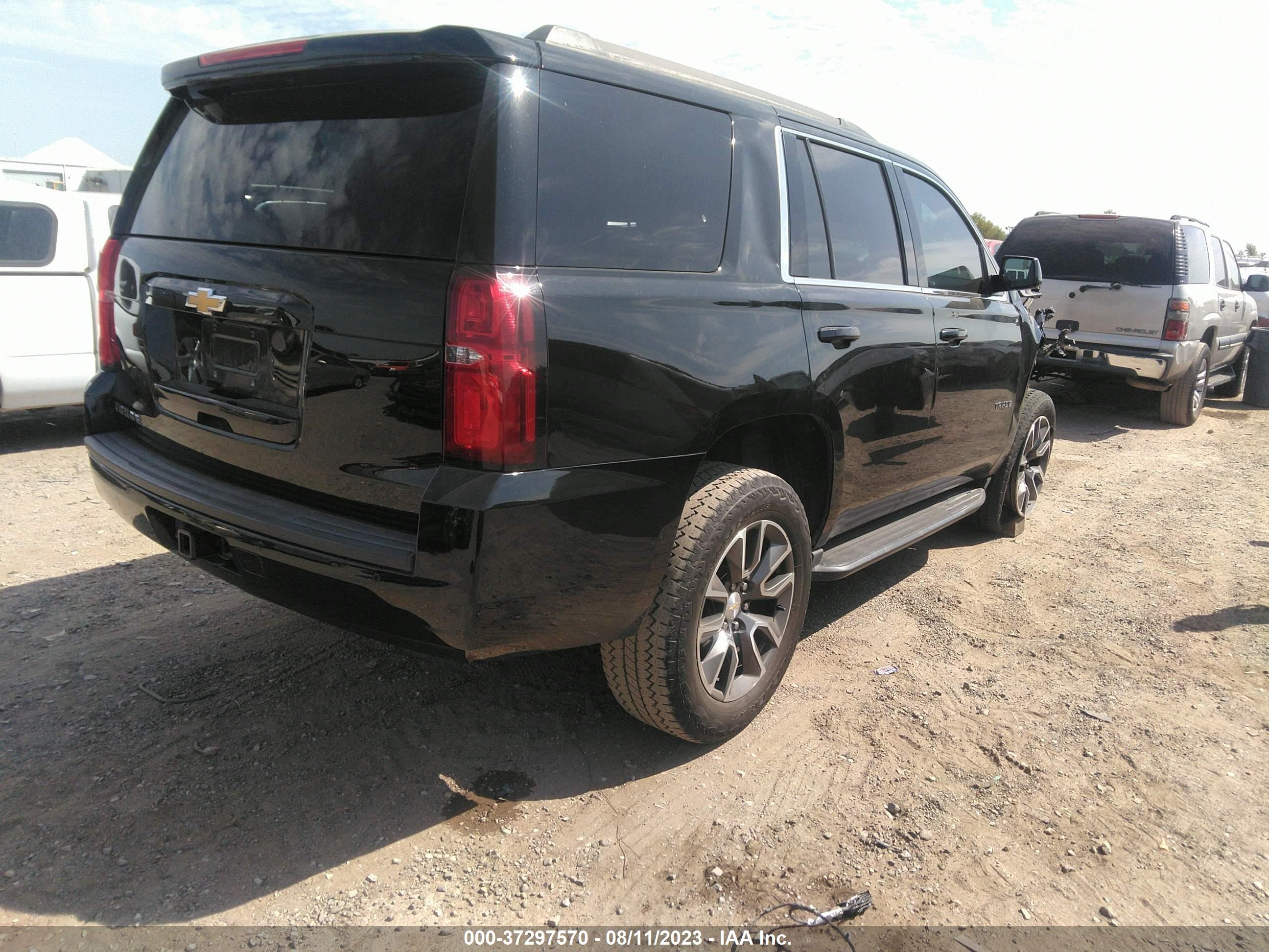 Photo 3 VIN: 1GNSCAEC4HR280772 - CHEVROLET TAHOE 