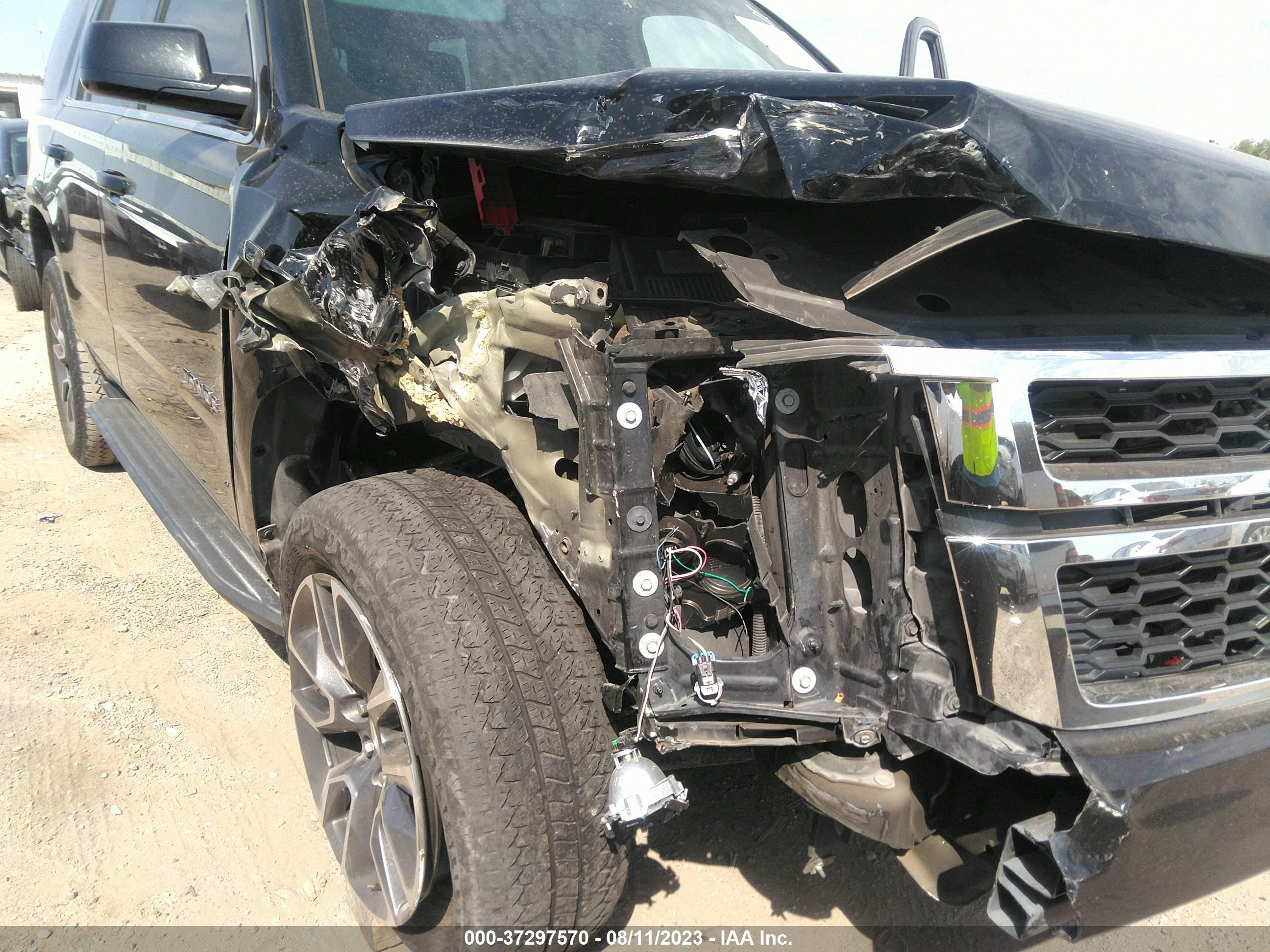 Photo 5 VIN: 1GNSCAEC4HR280772 - CHEVROLET TAHOE 