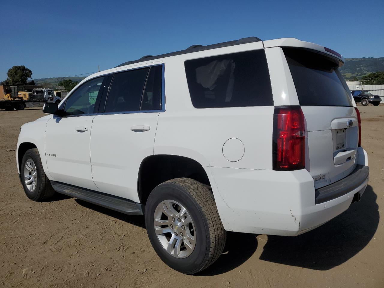 Photo 1 VIN: 1GNSCAEC6JR108152 - CHEVROLET TAHOE 