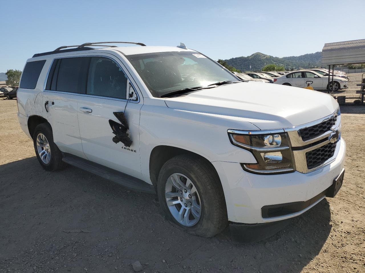 Photo 3 VIN: 1GNSCAEC6JR108152 - CHEVROLET TAHOE 