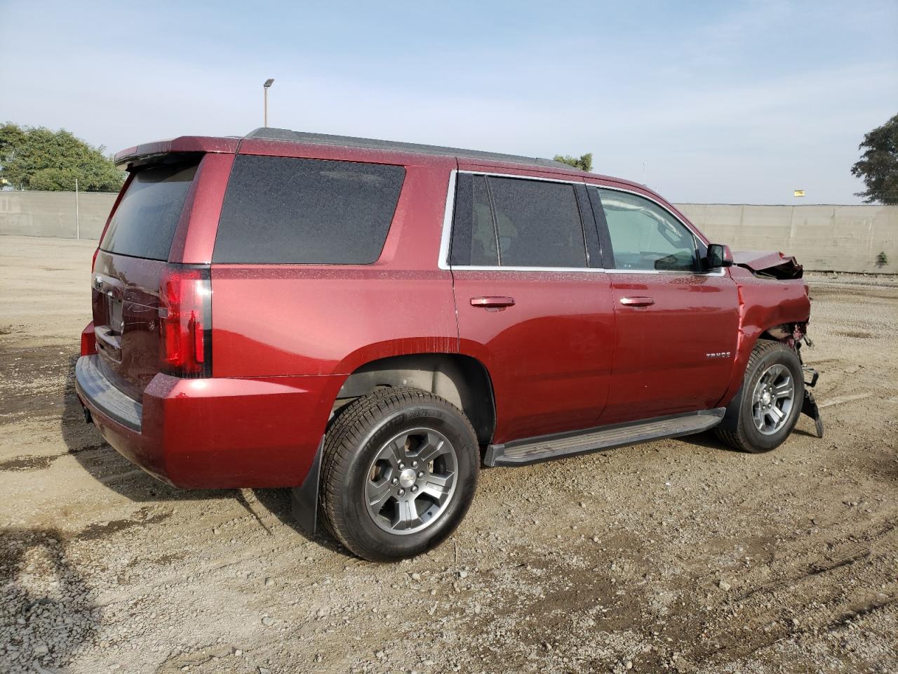 Photo 2 VIN: 1GNSCAEC6KR143713 - CHEVROLET TAHOE 