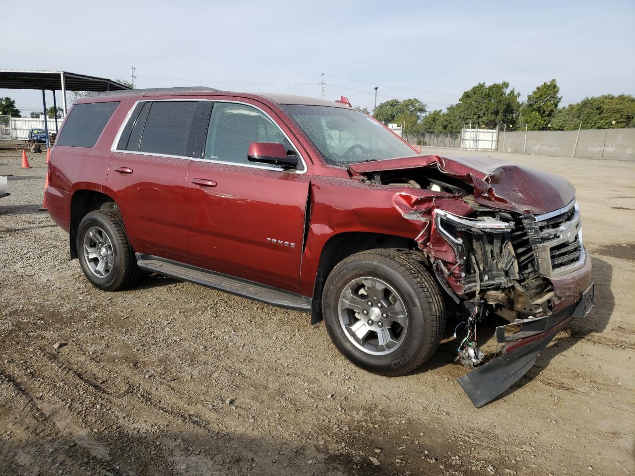 Photo 3 VIN: 1GNSCAEC6KR143713 - CHEVROLET TAHOE 