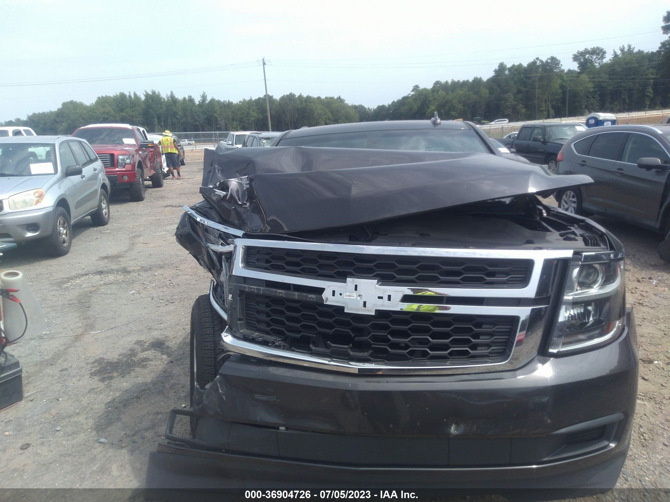 Photo 11 VIN: 1GNSCAKC0HR368478 - CHEVROLET TAHOE 