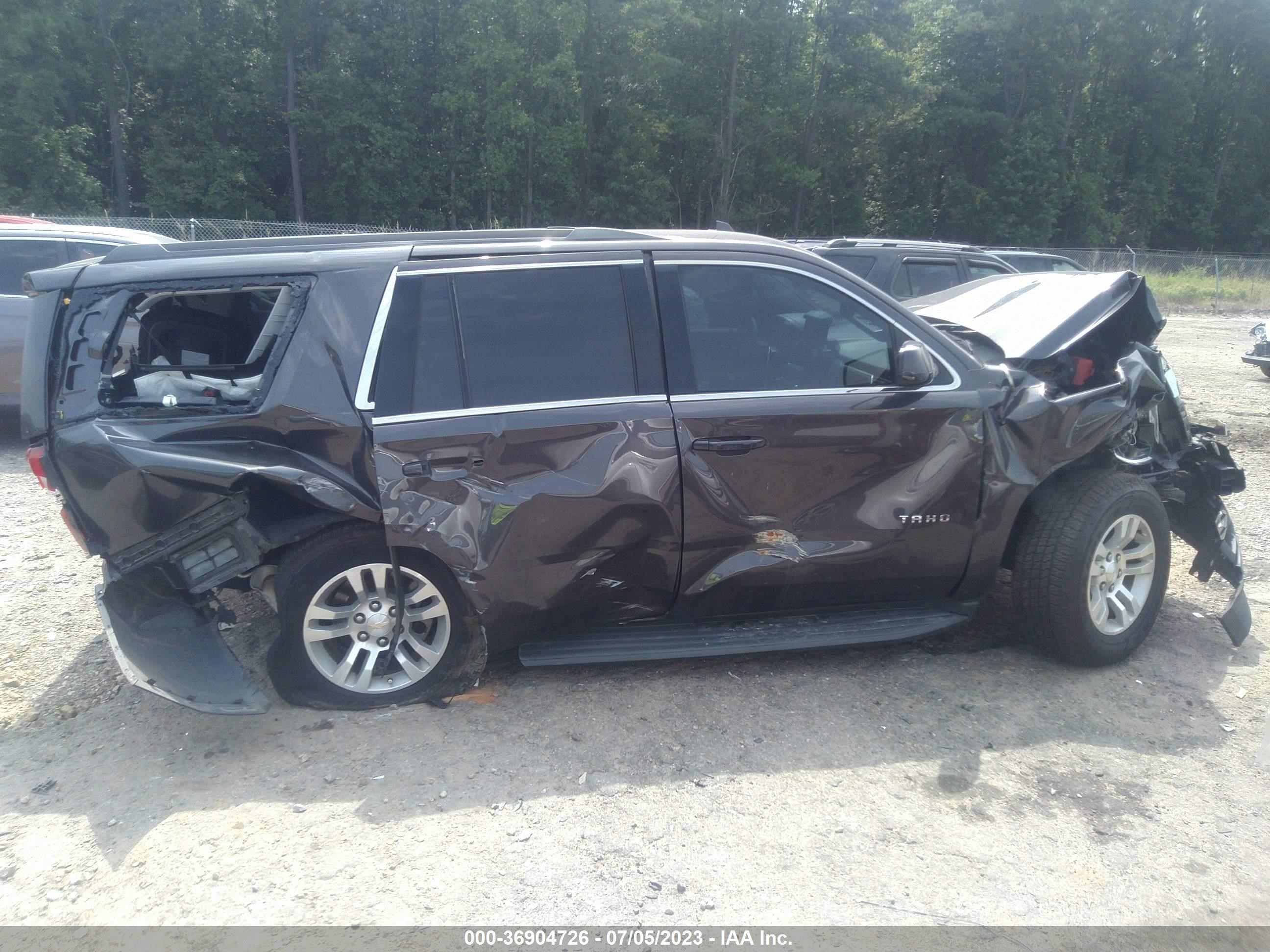 Photo 12 VIN: 1GNSCAKC0HR368478 - CHEVROLET TAHOE 