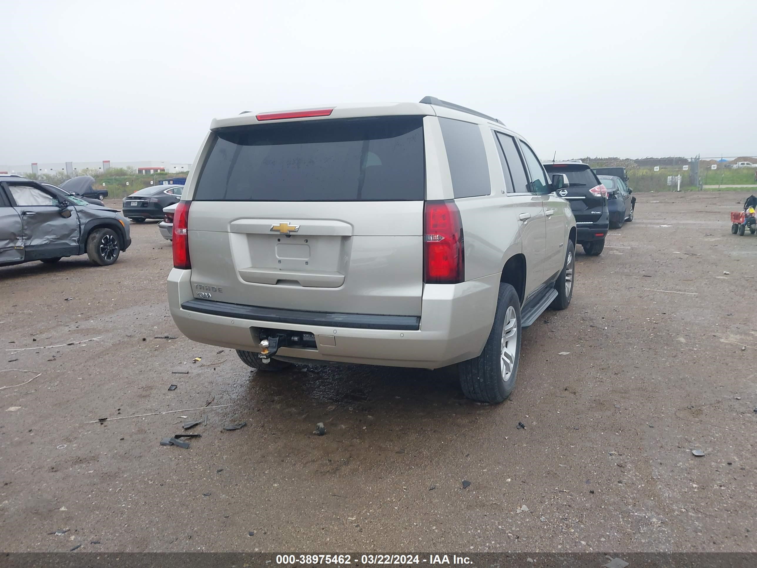 Photo 3 VIN: 1GNSCAKC3GR416649 - CHEVROLET TAHOE 