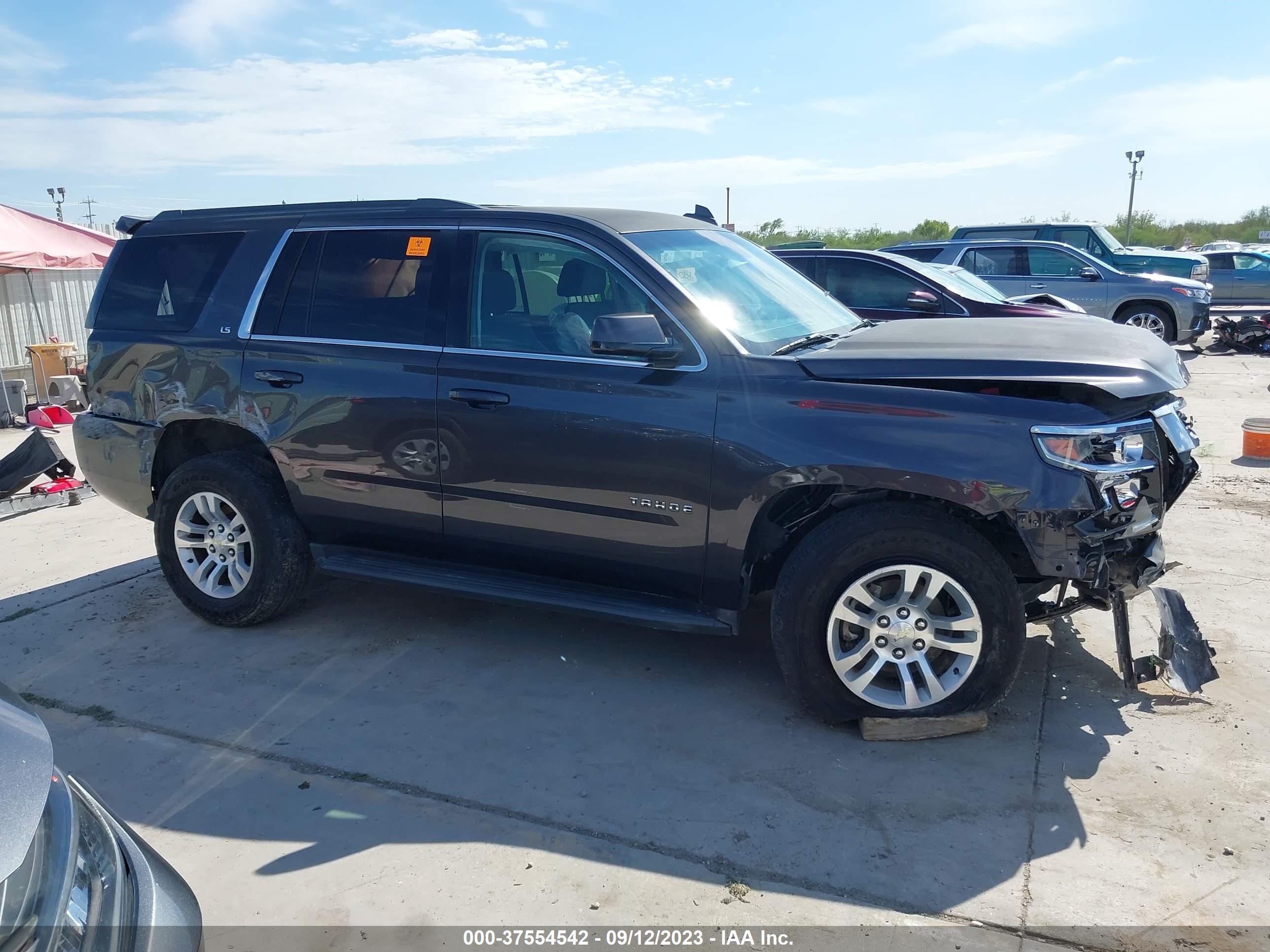 Photo 13 VIN: 1GNSCAKC6FR647754 - CHEVROLET TAHOE 