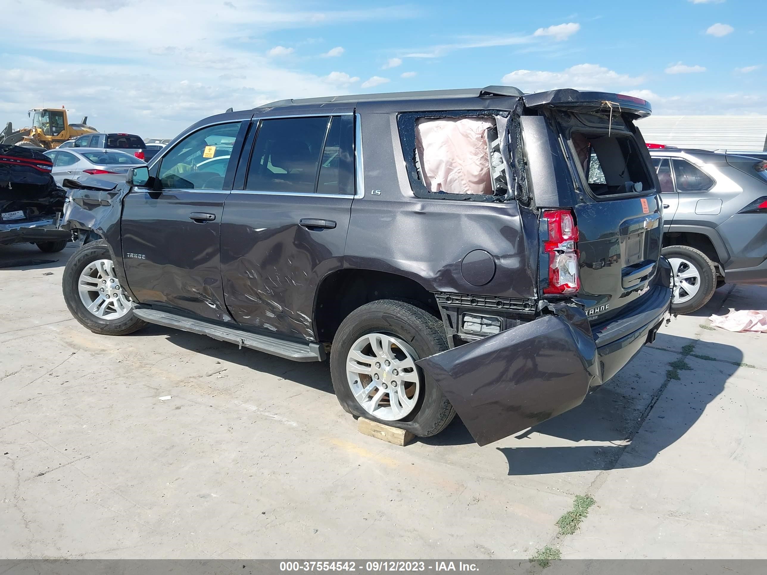 Photo 2 VIN: 1GNSCAKC6FR647754 - CHEVROLET TAHOE 